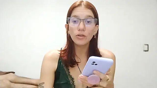 Luna-e-Franco1 online show from November 2, 2025, 12:04 am