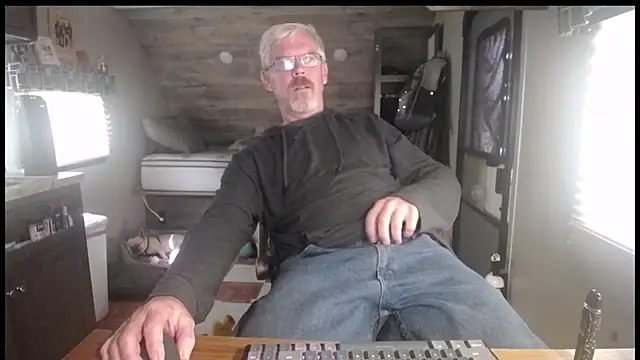 Snapshot of Di9ital069 chatting on November 10, 2025, 6:35 pm Di9ital069 online show from November 10, 2025, 6:35 pm