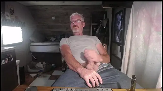 Snapshot of Di9ital069 chatting on October 14, 2025, 5:24 pm Di9ital069 online show from October 14, 2025, 5:24 pm