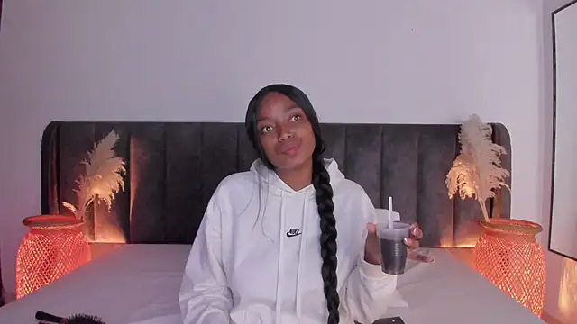 Martina jackson 15 online show from March 8, 2025, 5:07 am