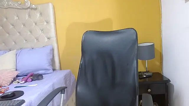 rousse sexyandhot online show from June 2, 2026, 12:21 am
