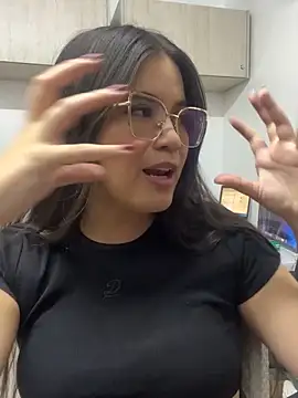 Snapshot of CamilaSofiia chatting on October 16, 2025, 8:28 pm CamilaSofiia online show from October 16, 2025, 8:28 pm