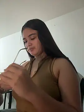 CamilaSofiia online show from December 16, 2025, 2:49 am