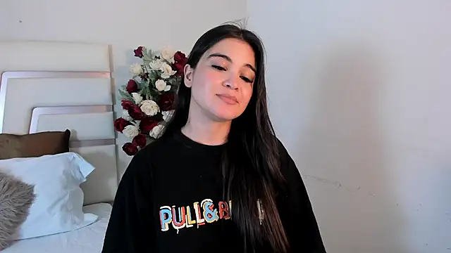 Snapshot of CamilaSofiia chatting on March 21, 2025, 7:35 pm CamilaSofiia online show from March 21, 2025, 7:35 pm