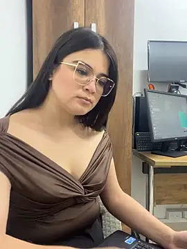 Snapshot of CamilaSofiia chatting on October 4, 2025, 7:37 pm CamilaSofiia online show from October 4, 2025, 7:37 pm