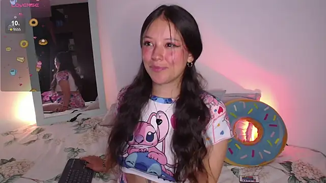 Snapshot of Lexie_Thompson10 chatting on September 25, 2025, 7:03 am Lexie Thompson10 online show from September 25, 2025, 7:03 am
