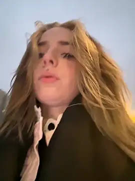 LoraaDoll online show from October 29, 2025, 2:38 pm