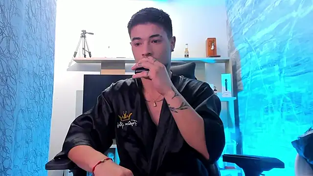 EdwardRoss  online show from February 6, 2026, 11:23 pm