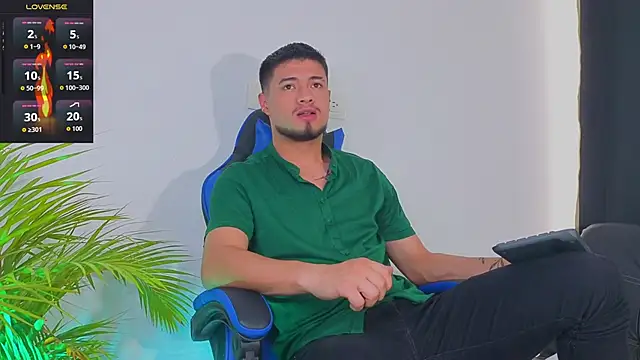 EdwardRoss  online show from October 14, 2025, 7:58 pm