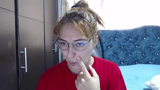 Kate lorens9 online show from February 23, 2026, 2:28 pm