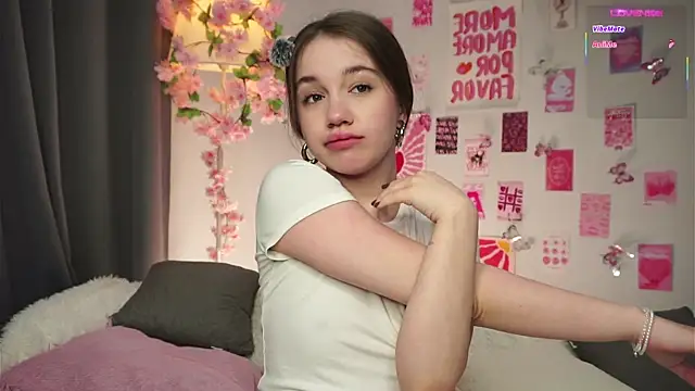 AmiLewis online show from January 13, 2026, 1:09 am