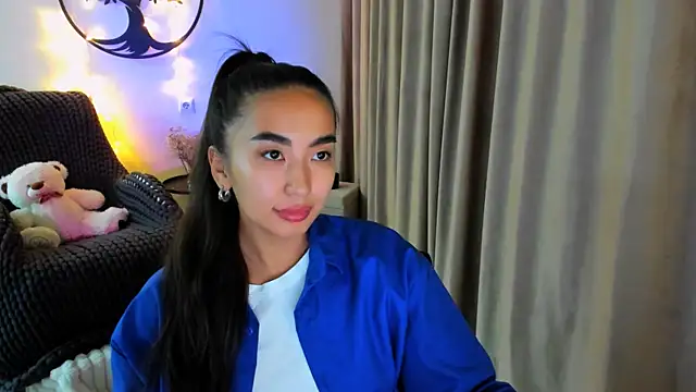 worldofkim online show from November 27, 2025, 12:27 pm