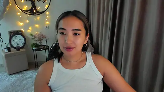 worldofkim online show from June 2, 2026, 3:39 am