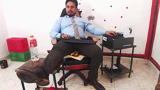 Snapshot of KalethBigDick chatting on February 9, 2026, 1:25 am KalethBigDick online show from February 9, 2026, 1:25 am