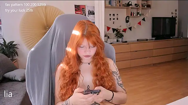 lil lia online show from October 1, 2025, 8:41 am