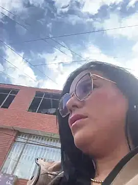 Snapshot of Miah_gomez_ chatting on March 22, 2025, 8:37 pm Miah gomez online show from March 22, 2025, 8:37 pm