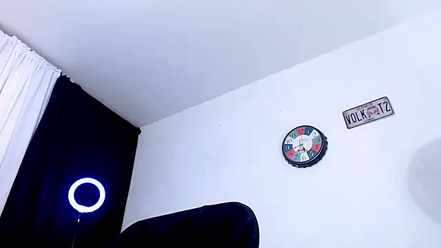 Antonywebb94 online show from April 14, 2026, 2:49 am