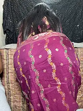 Snapshot of Miss__Malaika chatting on February 9, 2026, 6:33 am Miss Malaika online show from February 9, 2026, 6:33 am