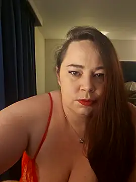 Snapshot of Sexy_Binxy chatting on October 2, 2025, 9:40 pm Sexy Binxy online show from October 2, 2025, 9:40 pm
