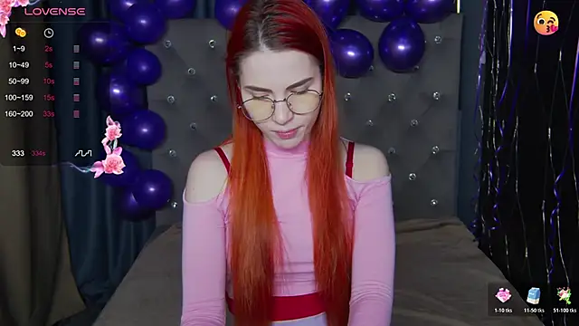 EmilyKents online show from November 17, 2025, 2:04 am