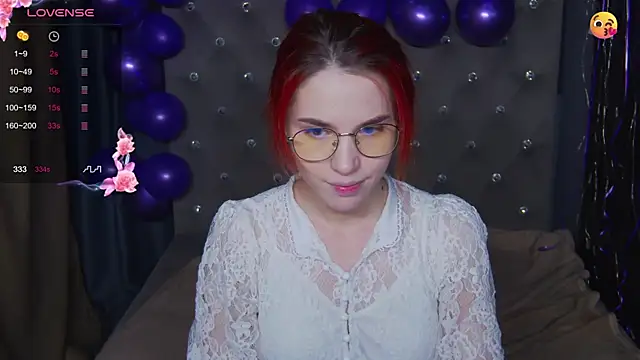 EmilyKents online show from November 28, 2025, 12:33 am