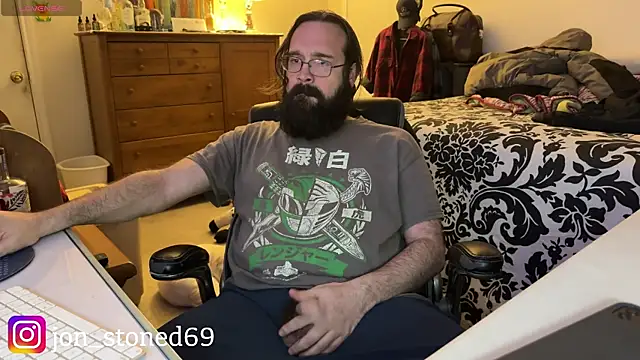 Snapshot of Seraph_De_La_Luna chatting on February 11, 2026, 1:49 am Seraph De La Luna online show from February 11, 2026, 1:49 am