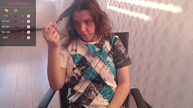 Snapshot of LisaHeart chatting on February 17, 2026, 1:52 pm LisaHeart online show from February 17, 2026, 1:52 pm