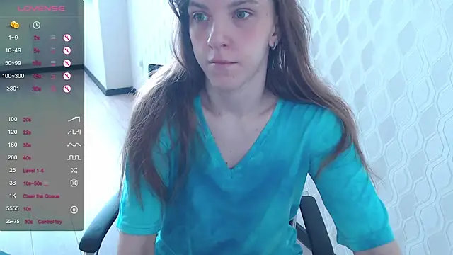 LisaHeart online show from March 19, 2025, 12:45 pm