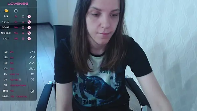 LisaHeart online show from October 13, 2025, 1:56 pm