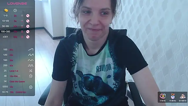 LisaHeart online show from October 15, 2025, 11:40 am