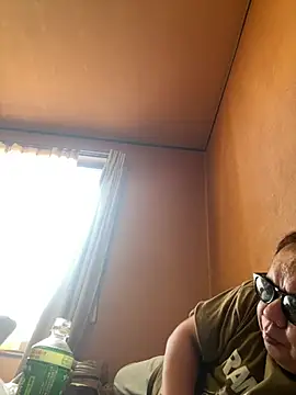 punk0805 online show from June 16, 2026, 3:50 am