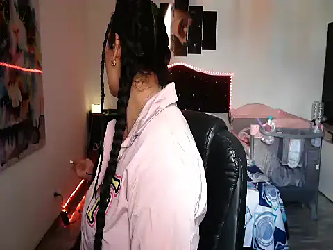 Snapshot of CarolinaRincon chatting on September 19, 2025, 6:45 pm CarolinaRincon online show from September 19, 2025, 6:45 pm