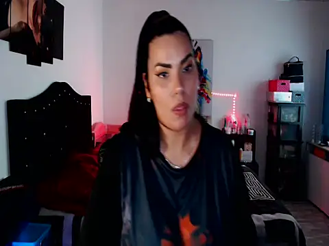 Snapshot of CarolinaRincon chatting on October 14, 2025, 12:00 am CarolinaRincon online show from October 14, 2025, 12:00 am