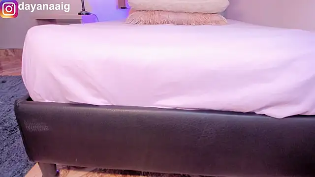 Voluptupus-girl online show from November 15, 2025, 4:44 pm