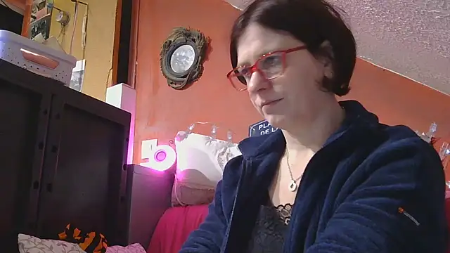 Snapshot of lanax chatting on January 6, 2026, 1:48 pm lanax online show from January 6, 2026, 1:48 pm