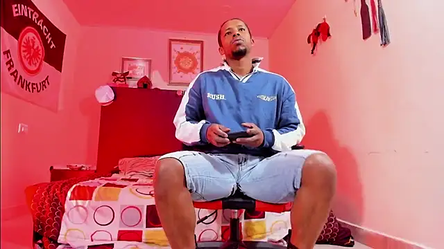 AlejoKhalifa  online show from February 5, 2026, 10:33 am