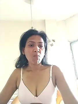 sunita6009 online show from June 16, 2026, 2:44 am