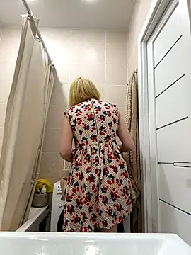 Yourdirtybitch online show from September 15, 2025, 9:21 am