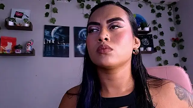 macey elliot  online show from October 17, 2025, 7:15 pm