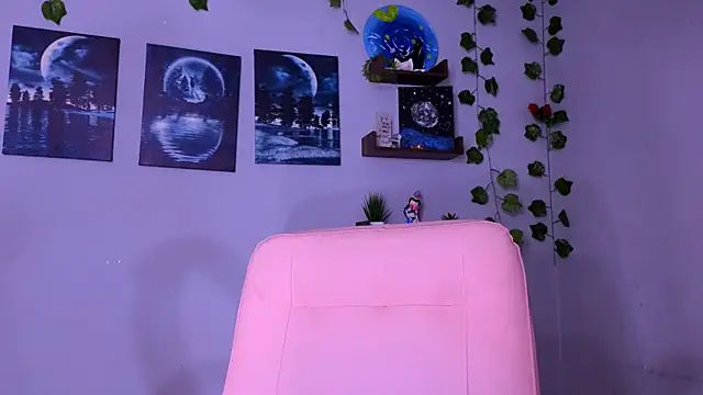 macey elliot  online show from October 14, 2025, 10:27 am