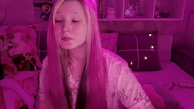 MeowkaKitty online show from April 6, 2026, 1:45 am