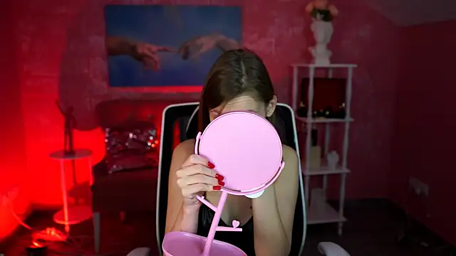 EllaHorton online show from April 12, 2026, 7:11 am