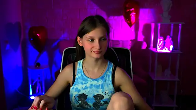 EllaHorton online show from March 14, 2025, 6:50 pm