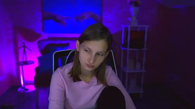 EllaHorton online show from November 10, 2025, 8:30 am