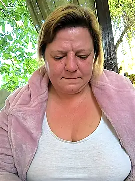 Snapshot of jusichka chatting on September 10, 2025, 5:17 am jusichka online show from September 10, 2025, 5:17 am