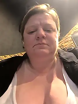 jusichka online show from February 21, 2026, 6:43 pm