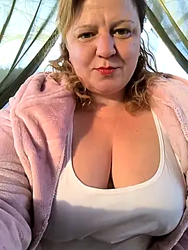 Snapshot of jusichka chatting on March 21, 2025, 2:51 pm jusichka online show from March 21, 2025, 2:51 pm