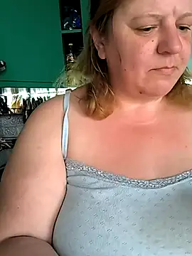 Snapshot of jusichka chatting on March 9, 2025, 12:20 pm jusichka online show from March 9, 2025, 12:20 pm