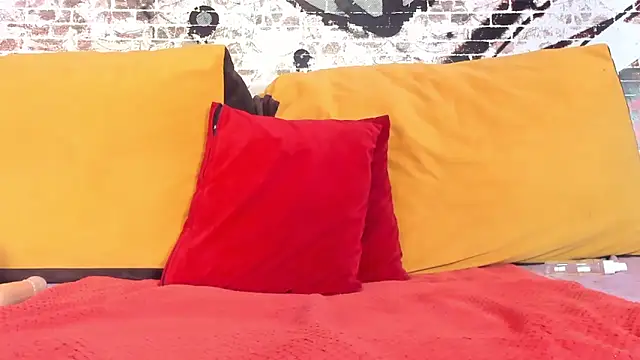 hot milkbitch online show from November 19, 2025, 4:45 am