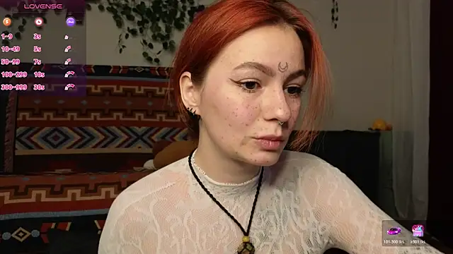 Snapshot of girl_with_snaketatto0 chatting on December 22, 2025, 12:55 am girl with snaketatto0 online show from December 22, 2025, 12:55 am